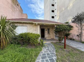 Casa · 467m² · 3 Ambientes · Importante Oportunidad de Inversion y Desarrollo - La Perla Norte
