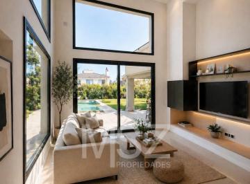 Casa · 260m² · 8 Ambientes · 2 Cocheras · Casa en Venta en Barrio Los Sauces, Nordelta
