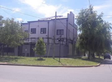 Casa · 112m² · 4 Ambientes · 1 Cochera · Dúplex 2 Dorm. en La Plata