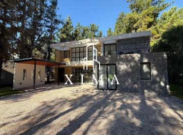 Casa · 212m² · 5 Ambientes · Casa en Venta en Costa Esmeralda