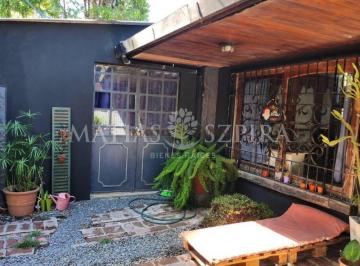 Casa · 180m² · 4 Ambientes · 1 Cochera · Venta de Casa 4 Ambientes en Haras Miryam, Ituzaingó