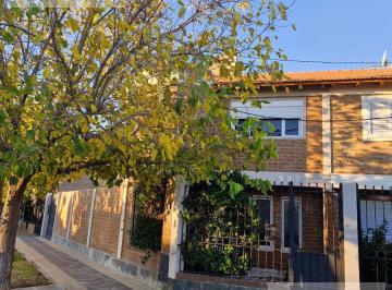 PH · 100m² · 4 Ambientes · 1 Cochera · PH en Huilliches