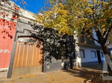 1 · Local en La Plata