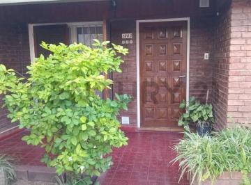 Casa · 236m² · 4 Dormitorios · 1 Cochera · Casa Villa Libertador