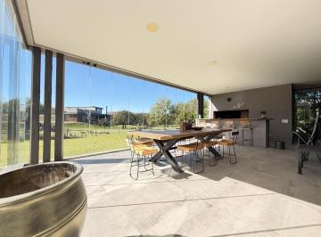 Casa · 417m² · 6 Ambientes · 6 Cocheras · Casa en Venta en Albanueva a La Reserva