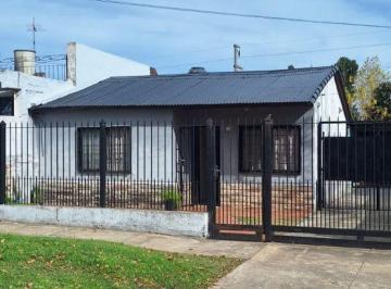 Casa de 3 ambientes, Almirante Brown · Casa en Alquiler - Burzaco