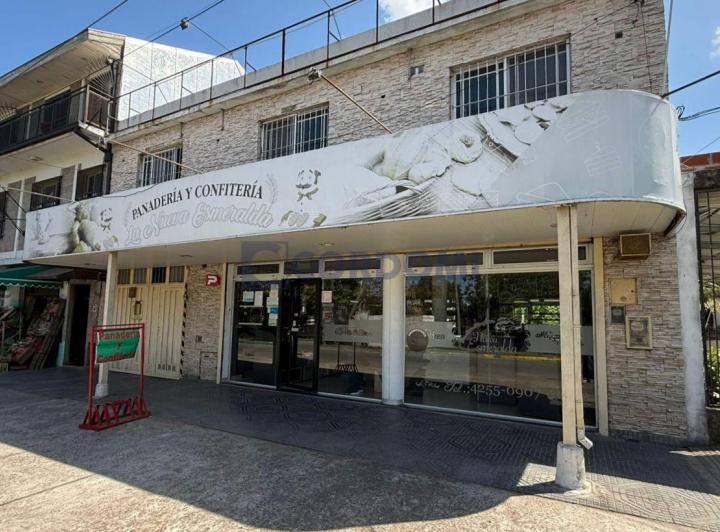 Local comercial · 571m² · 2 Cocheras