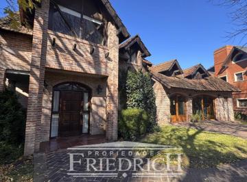 Casa · 293m² · 5 Ambientes · 8 Cocheras · Country Club Banco Provincia