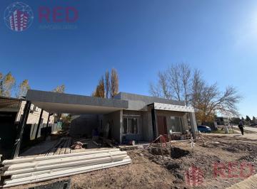 Casa · 200m² · 6 Ambientes · Vende Casa en Barrio Fincas de Costa Serena