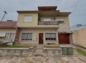 PH · 89m² · 4 Ambientes · 1 Cochera · PH 4 Ambientes con Parque y Cochera | Oportunidad