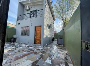 PH · 57m² · 3 Ambientes · PH en Venta 3 Ambientes con Patio en Lanús Oeste.