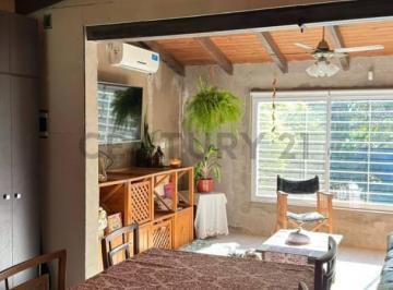 Casa · 198m² · 5 Ambientes · 3 Cocheras · Venta Casa de 3 Dorm. - Villa Califorinia, San Jose del Rincon, Santa Fe.