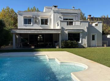 Casa · 374m² · 6 Ambientes · 6 Cocheras · Venta, Casa de 4 Dorm., Bermudas - Pilar