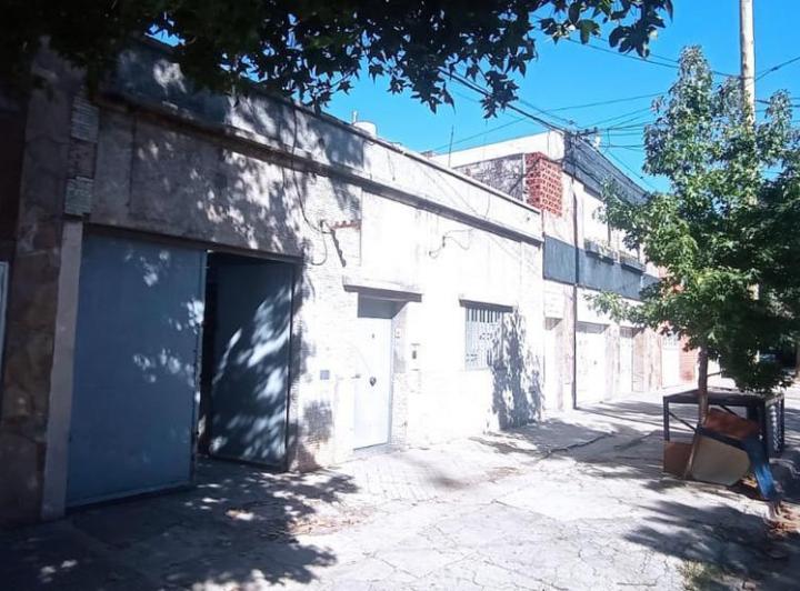 Bodega-Galpón · 180m² · 1 Ambiente · 1 Cochera