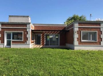 Casa · 120m² · 4 Ambientes · 2 Cocheras · Casa en Venta en Barrio Manzanares Chico, Pilar - 4 Ambientes