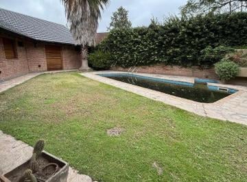 Casa de 8 ambientes, Córdoba · Casa con 5 Dorm. en Venta en Parque Vélez Sársfield