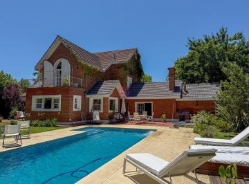 Casa · 440m² · 6 Ambientes · 2 Cocheras · Casa en Venta en Haras del Pilar, La Pradera, Pilar