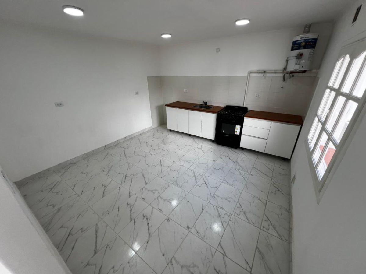 PH 2 amb, 46m² reciclado con patio propio — José Hernández