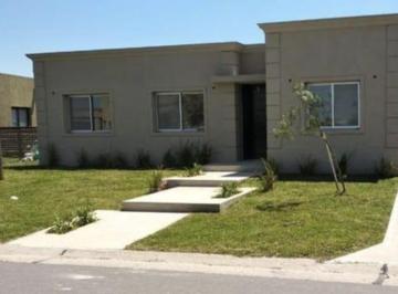 Casa · 140m² · 6 Ambientes · 2 Cocheras · Casa a La Venta - Barrio San Matias