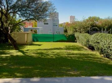 Casa de 4 ambientes, La Calera · Casa en Alquiler de 3 Dorm. en Estanzuela, La Calera | Patio, Galería y Asador