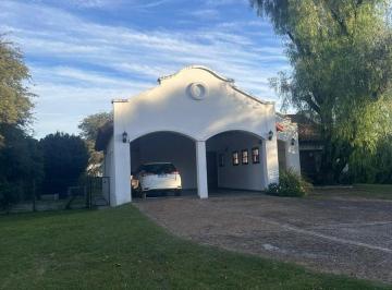 Casa de 8 ambientes, Córdoba · Alquiler Casa en Country Jockey, 3 Dorm. con Pileta