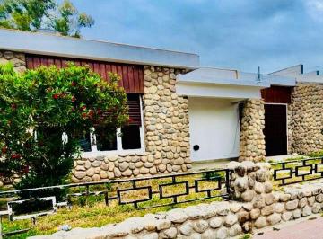Casa de 6 ambientes, Malagueño · Casa con 3 Dorm. en Terreno de 300 m² en Venta en Yocsina
