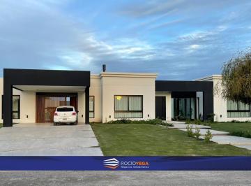 Casa · 173m² · 4 Ambientes · 2 Cocheras · Casa en Venta en Everlinks Golf