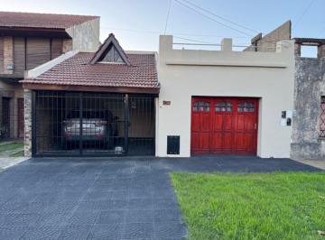 Casa · 120m² · 3 Ambientes · 1 Cochera · Casa en Muy Buen Estado