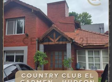 Casa · 233m² · 7 Ambientes · Vendemos Hermosa Casa en El Carmen Country Club
