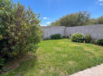 Casa · 90m² · 3 Ambientes · 3 Cocheras · Dúplex Bº Patagonia Norte - Apto Crédito