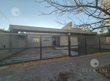 Casa · 151m² · 5 Ambientes · 2 Cocheras · Venta de Casa 2 Dorm. B° Rosauer - Cipolletti - Apto Credito