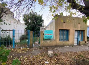 Casa · 83m² · 3 Ambientes · Casa a Demoler o Reciclar