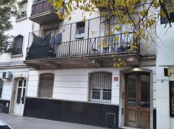 Departamento · 44m² · 2 Ambientes · Amplios Departamento 2 Ambientes por Escalera en Venta