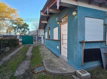Casa · 375m² · 5 Ambientes · 1 Cochera · Venta o Permuta Casa Local y Departamento en Block