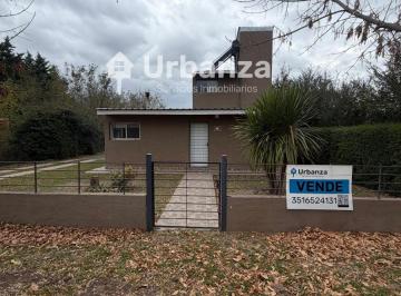 Casa de 3 ambientes, Villa Parque Siquiman · Casa en Parque Siquiman, 2 Dorm. y Pileta, Sierras de Córdoba