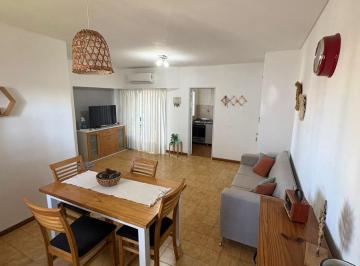 Departamento · 50m² · 3 Ambientes · Departamento de Tres Ambientes con Cochera en Venta en Avellaneda Centro