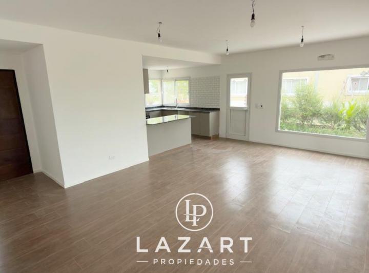 Casa · 130m² · 4 Ambientes · 4 Cocheras