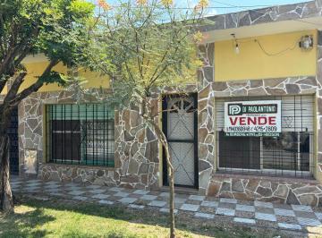 Casa · 110m² · 3 Ambientes · 1 Cochera · Casa, Juan Maria Gutierrez, Berazategui