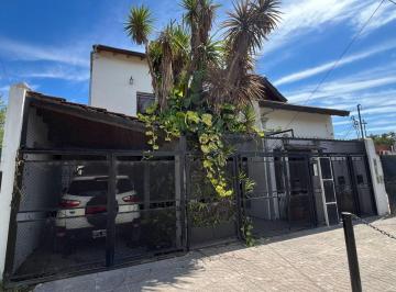 Casa · 150m² · 3 Ambientes · 2 Cocheras · Venta Casa 4 Amb Cochera Más Dos Dptos 2 Amb Merlo