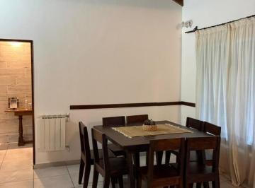 Casa · 220m² · 5 Ambientes · Casa Chalet en Alquiler en Pilar, G. B. a. Zona Norte, Argentina