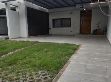 Casa de 5 ambientes, Córdoba · Atención! Apto Crédito! Duplex 3 Dormi