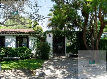 Casa · 455m² · 8 Ambientes · 3 Cocheras · Venta Casa 4 Dorm. Villa Allende Golf