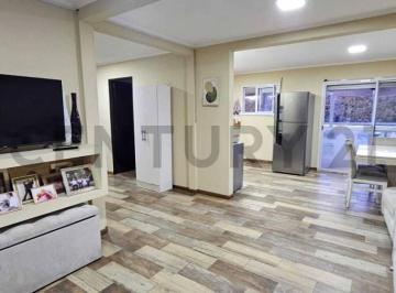 Casa · 100m² · 4 Ambientes · 2 Cocheras · Casa en Venta en La Plata de Tres Dorm. en Parque Sicardi