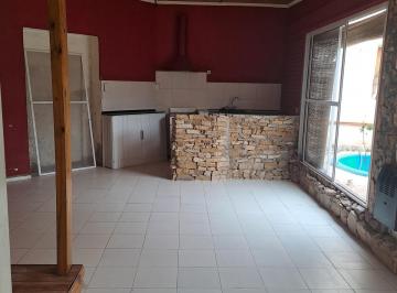 Casa · 112m² · 2 Dormitorios · 2 Cocheras · Alquiler Casa en Godoy Cruz