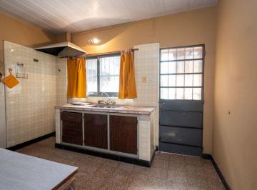 Casa · 116m² · 5 Ambientes · 1 Cochera · Casa en Santo Tome de 3 Dorm. y Patio