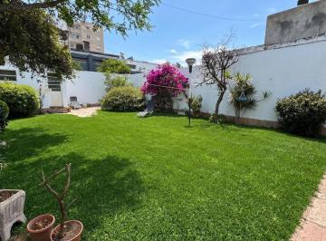 Amplio Patio · Casa en Venta 3 Dorm. con Gran Patio en Cofico