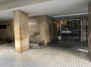 Departamento · 121m² · 5 Ambientes · 1 Cochera · Excelente Planta en Edificio con Sum, 3 Dorm. y Dependencia.