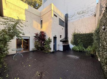 Local comercial · 248m² · 6 Ambientes · 1 Cochera · Terreno en Pichincha