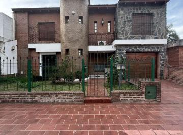 Casa de 6 ambientes, Córdoba · Casa en Venta C/ Cochera en Alejandro Centeno