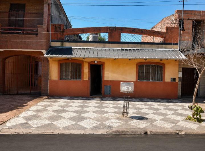 Casa · 474m² · 6 Ambientes · 1 Cochera